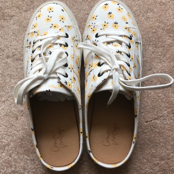 Crown Vintage Shoes - Floral sneaker mules